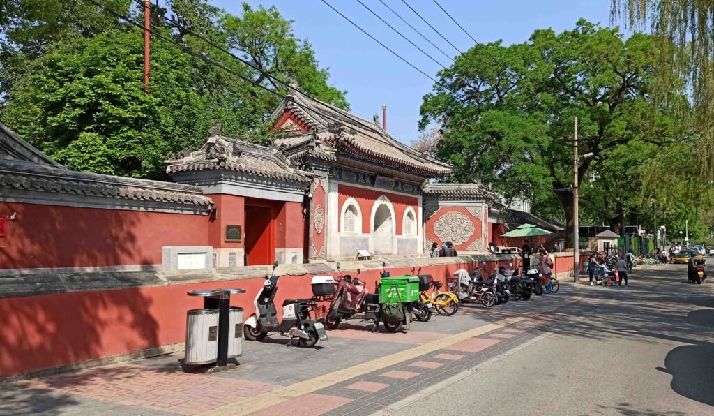 Entrance to Wanshou Temple