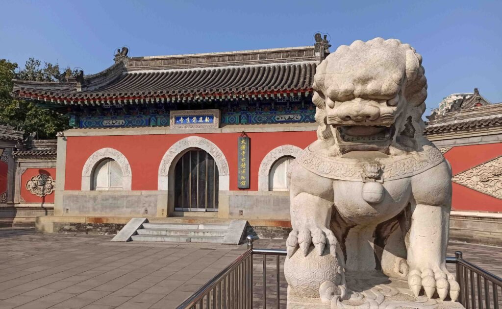 Entrance to the Great Bell Temple (Dazhong Temple)