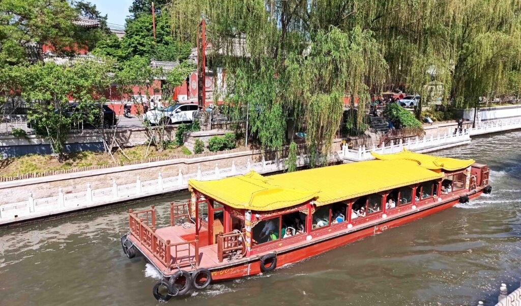 Wanshou Temple situated next to Nanchang River